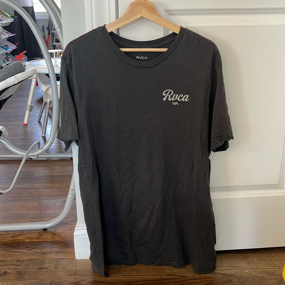 Men’s RVCA standard fit t shirt size large